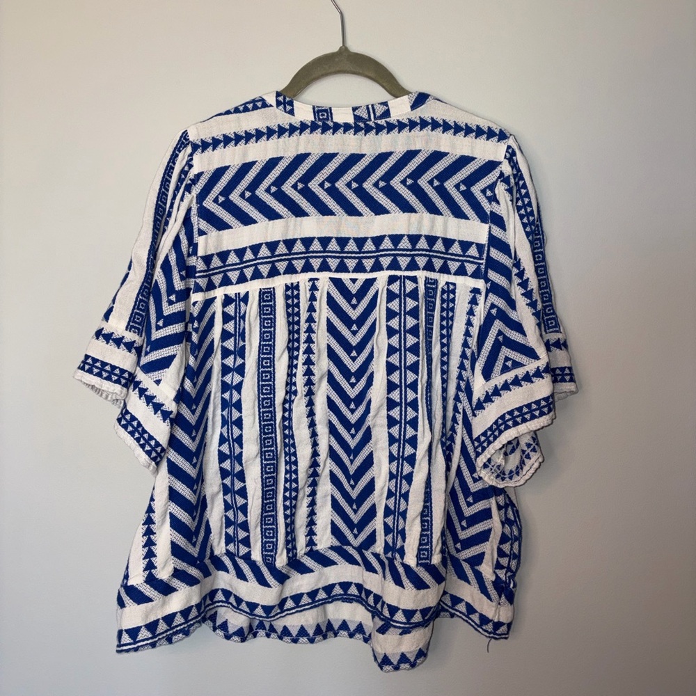 Women’s Old Navy V-Neck Aztec Print Blouse 2x - Picture 7 of 7